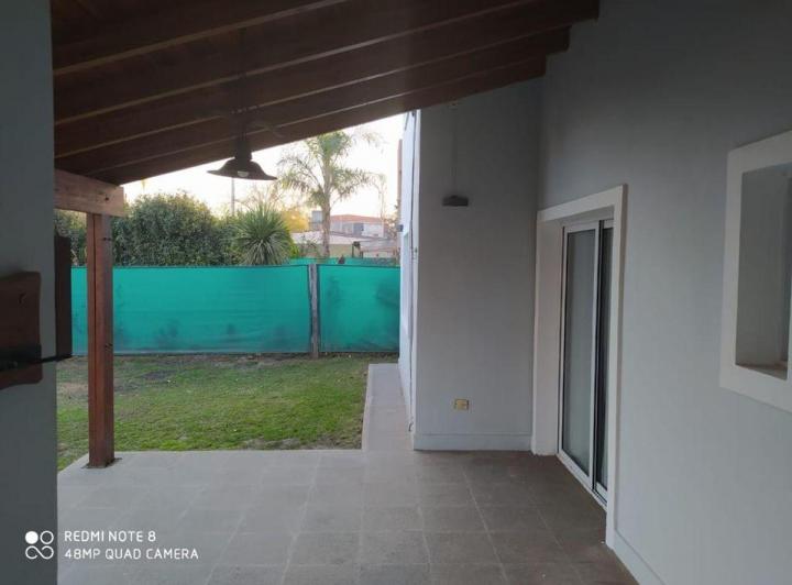 Casa · 200m² · 5 Ambientes · 2 Cocheras