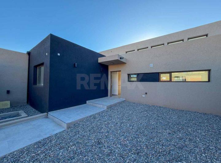 Casa · 103m² · 4 Ambientes · 1 Cochera