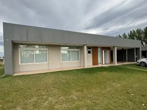 Casa en Venta en Cipolletti, General Roca