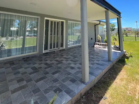 Casa en Venta en Cipolletti, General Roca