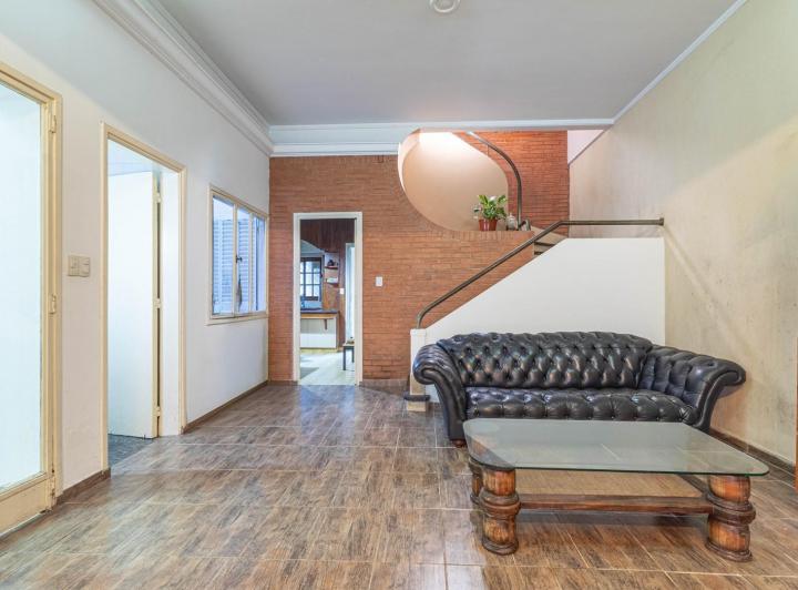 PH · 180m² · 6 Ambientes · 1 Cochera