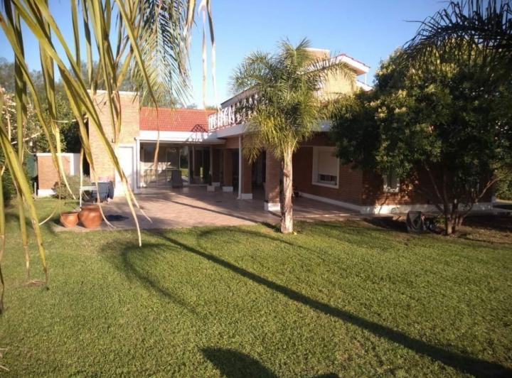 Casa · 380m² · 8 Ambientes