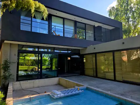 Casa en Alquiler en Neuquen, Confluencia