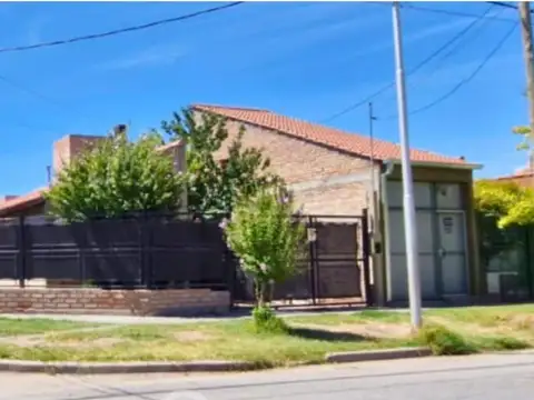 Casa en Venta en Neuquen, Confluencia