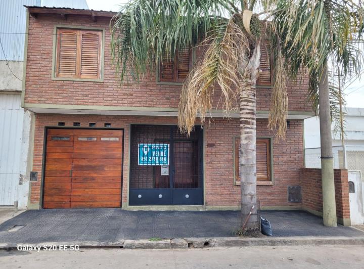 Casa · 258m² · 7 Ambientes · 3 Cocheras