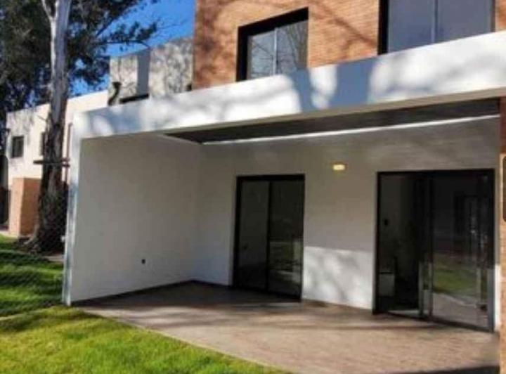 Casa · 130m² · 6 Ambientes · 1 Cochera
