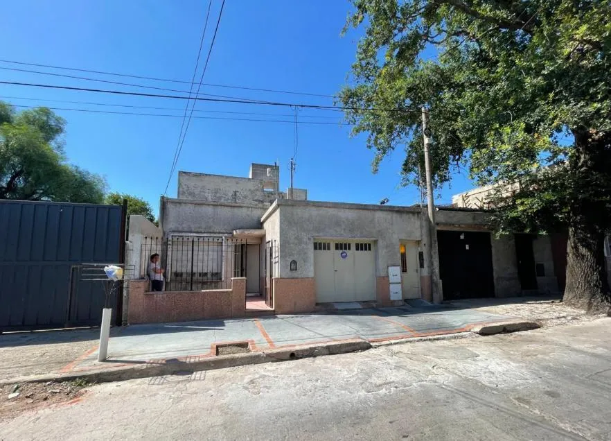 B°PUEYRREDON - BUCHARDO 2200 - CASA MAS DPTO - VG