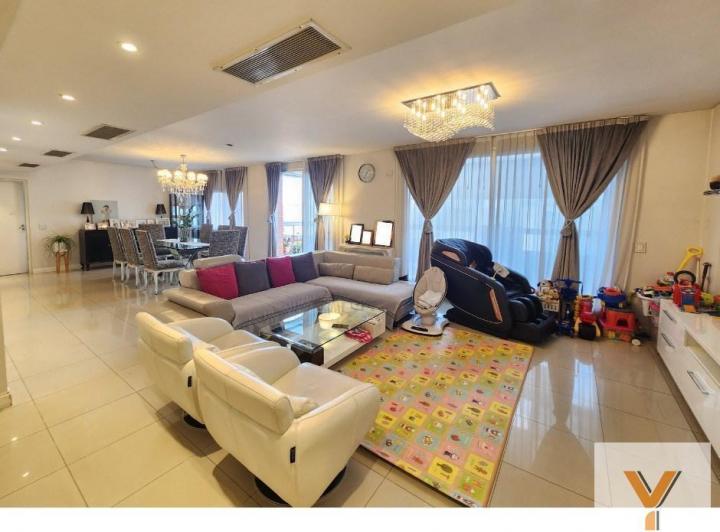 Departamento · 238m² · 6 Ambientes · 2 Cocheras