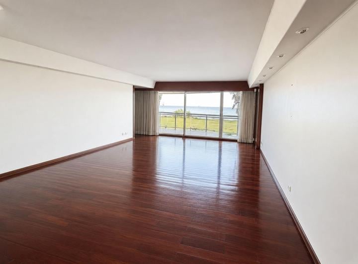 Departamento · 243m² · 6 Ambientes · 3 Cocheras