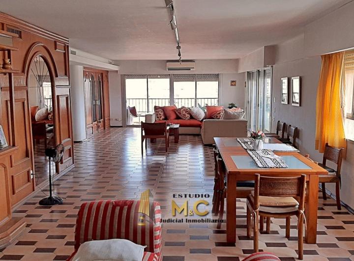 Departamento · 233m² · 8 Ambientes · 2 Cocheras