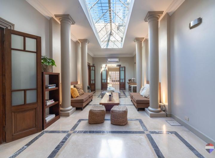 Casa · 239m² · 7 Ambientes