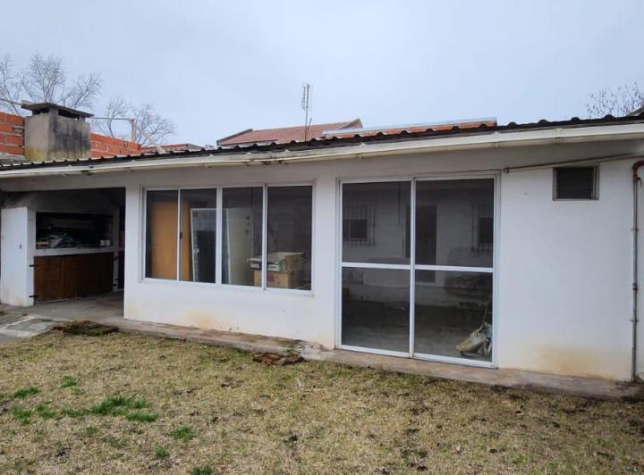 Casa · 92m² · 3 Ambientes · 2 Cocheras