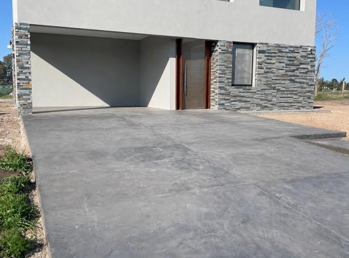 Casa · 230m² · 4 Ambientes