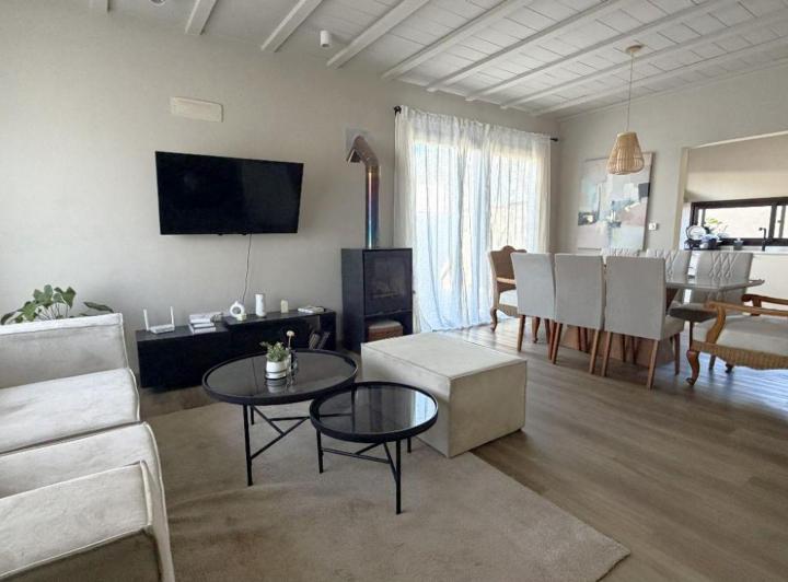 Casa · 110m² · 4 Ambientes · 2 Cocheras