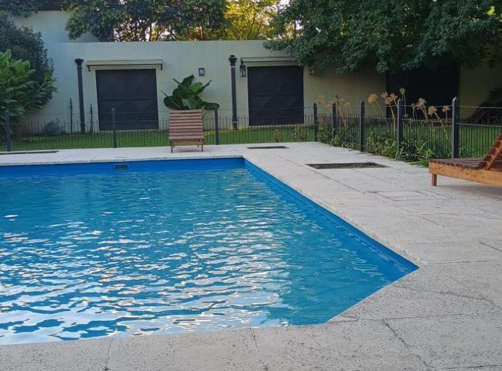 Casa · 300m² · 3 Ambientes · 2 Cocheras