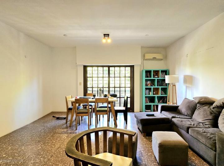 Casa · 435m² · 5 Ambientes · 4 Cocheras