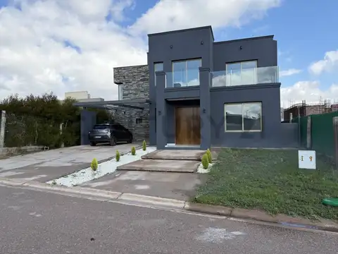 Casa en Alquiler en Las Cortaderas Country, Countries y Barrios Cerrados en Rodeo de la Cruz