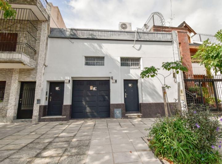 Casa · 231m² · 6 Ambientes · 1 Cochera