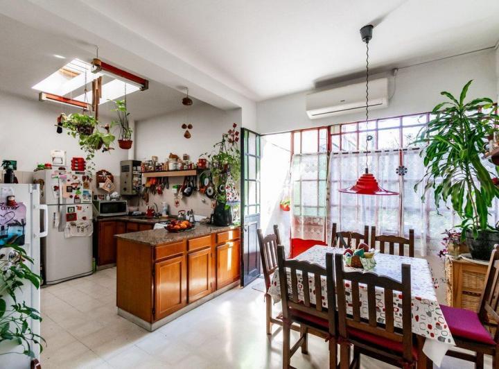 Casa · 190m² · 4 Ambientes · 1 Cochera