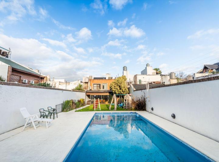 Casa · 226m² · 4 Ambientes · 2 Cocheras