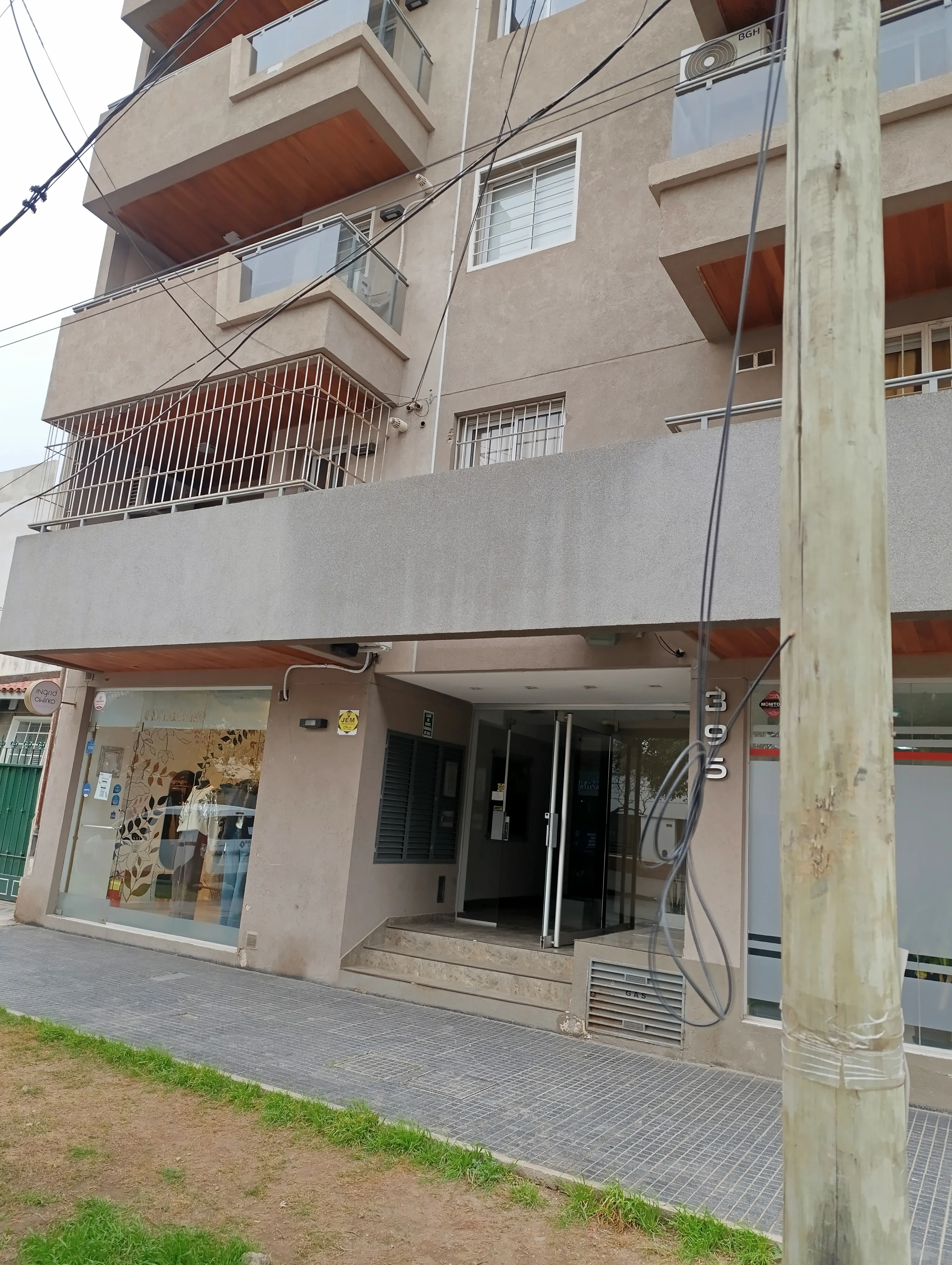 Gral Paz hermoso dpto 1 dormitorio gran balcon baño zonificado