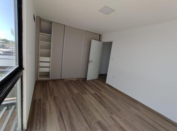 Casa · 135m² · 7 Ambientes · 1 Cochera