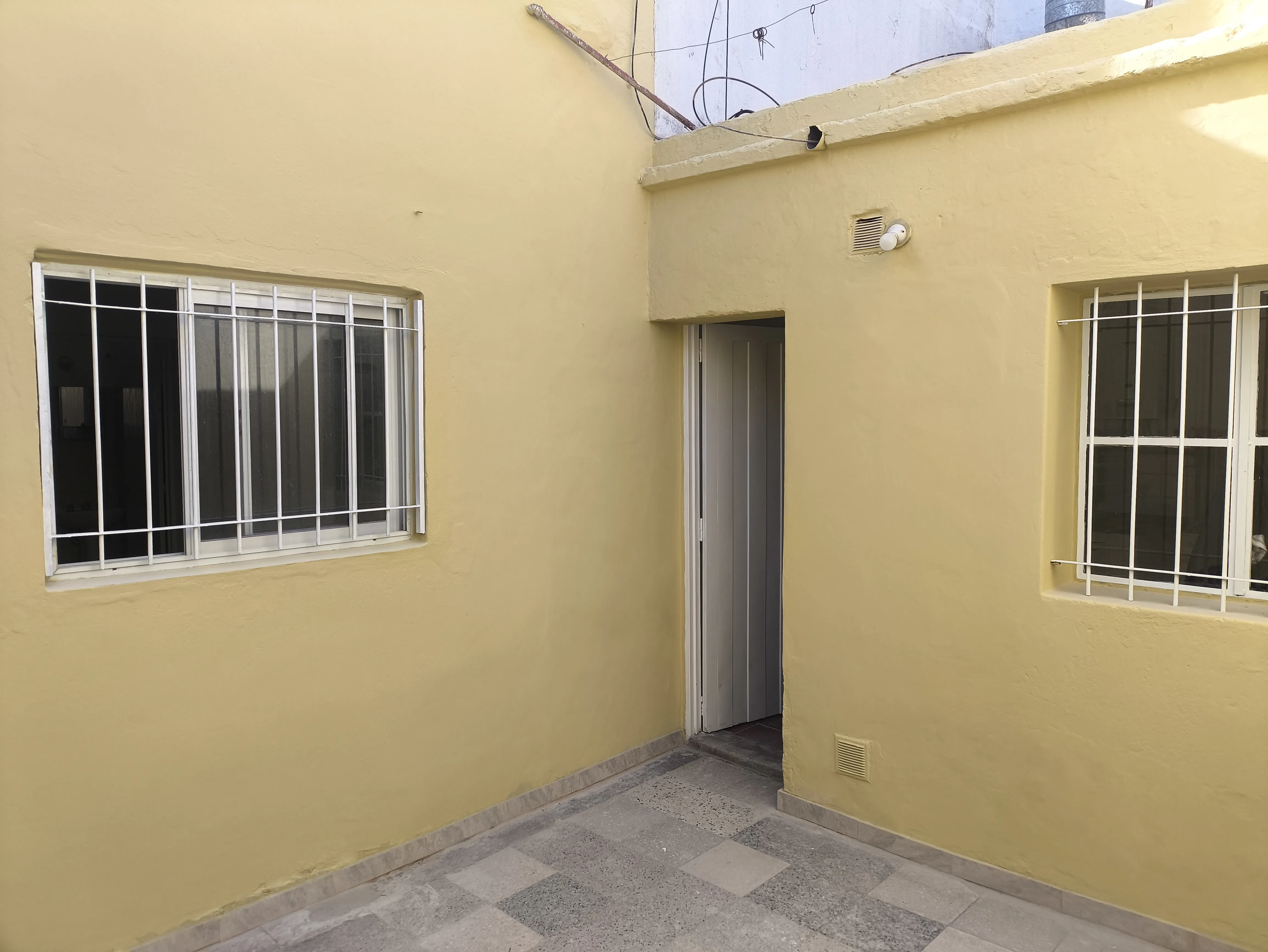 Padre Luis Monti 1664 - Cómodo departamento con patio