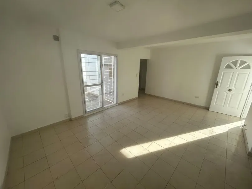 DUEÑO VENDE CASA  APTTO BANCOR  desocupada excelente estado de conservacion para habitar en forma inmediata