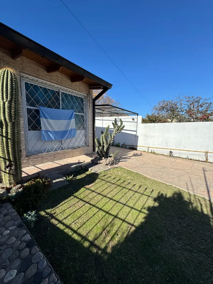 VENTA - LOCAL + CASA 2 DORM + DEPTO 2 DORM.