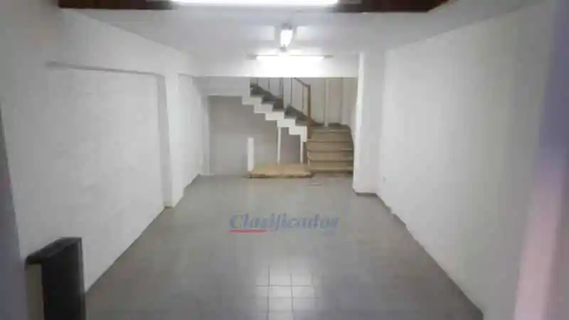 LOCAL COMERCIAL en zona Mayorista c/depósito y 1er Piso