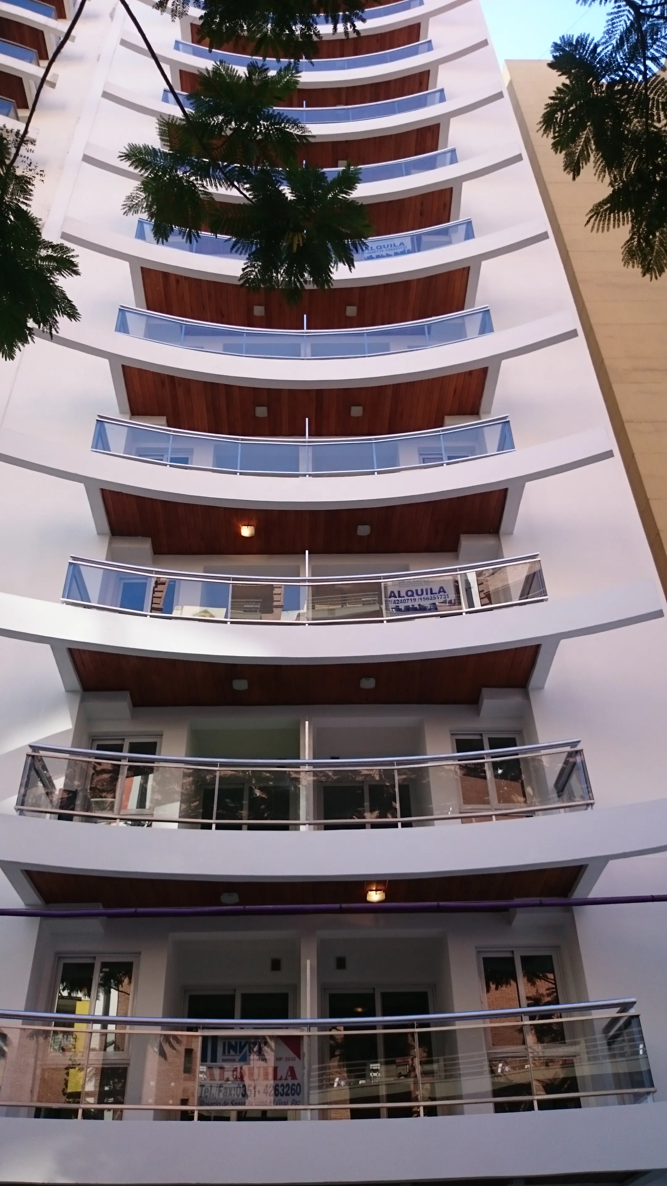 Departamento 1 Dormitorio y medio Piso Alto con balcón frente