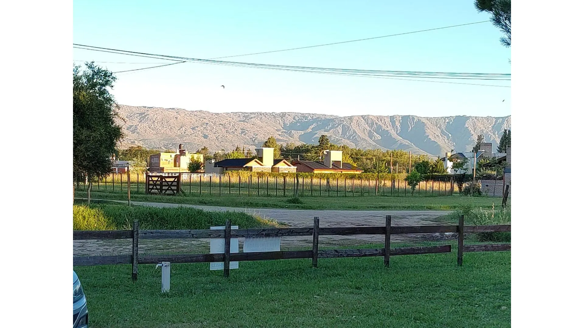 Hermosa casa, más un monoambiente en VENTA