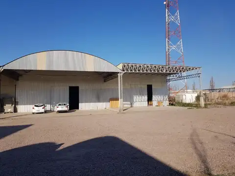 Galpón en Alquiler en Luzuriaga, Maipú