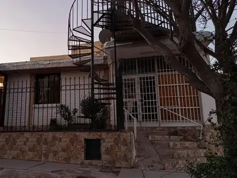 Casa en Venta en Villa Hipodromo, Godoy Cruz