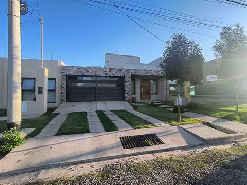 Casa en Venta en Luzuriaga, Maipú