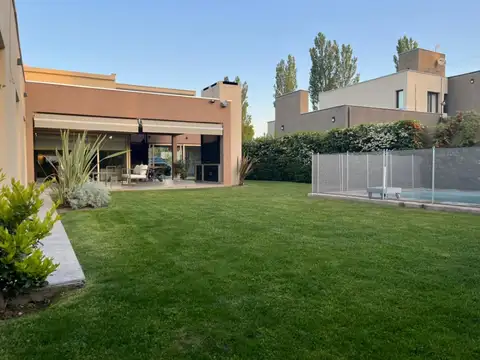 Casa en Venta en Countries y Barrios Cerrados en Maipú, Maipú