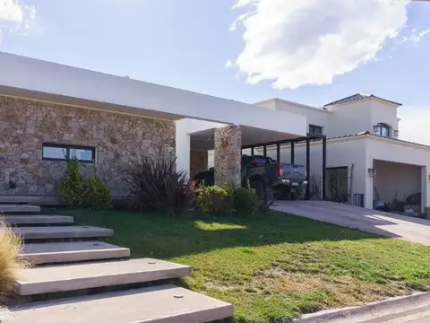 Casa en Venta en Countries y Barrios Cerrados en Lujan de Cuyo, Luján de Cuyo
