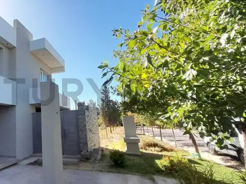 Casa en Venta en Countries y Barrios Cerrados en Carrodilla, Luján de Cuyo