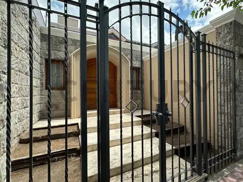 Casa en Venta en Sexta Sección, Mendoza