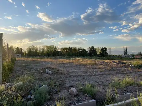 Campo en Venta en Russell, Maipú