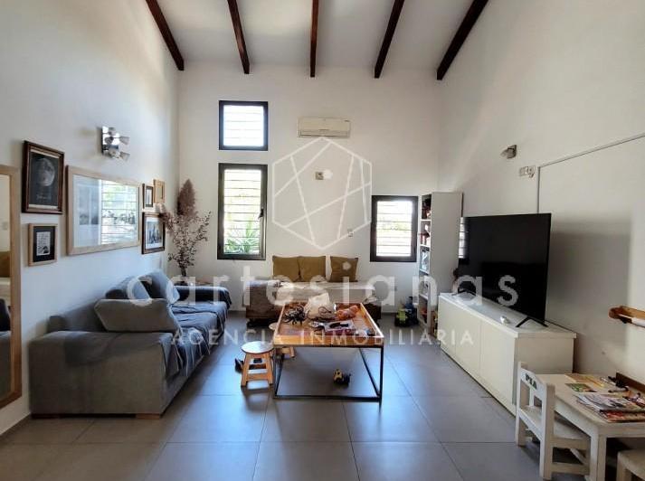 Casa · 180m² · 5 Ambientes · 2 Cocheras