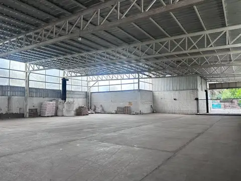 Galpón en Venta en El Plumerillo, Las Heras