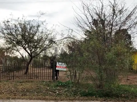 Terreno en Venta en Villa San Isidro, Santa María