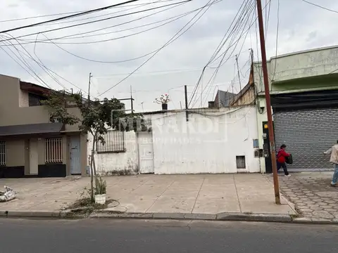 Terreno en Venta en Flores Sur, Flores