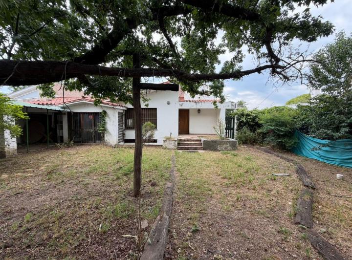 Casa · 340m² · 5 Ambientes · 2 Cocheras