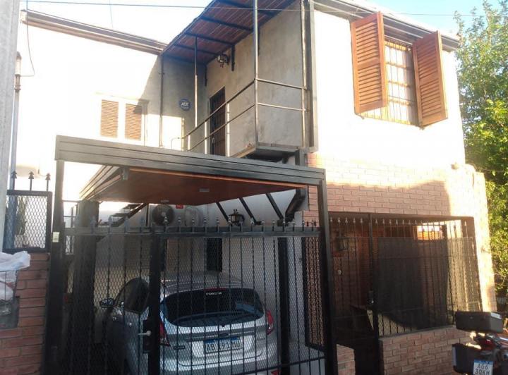 Casa · 150m² · 8 Ambientes · 1 Cochera