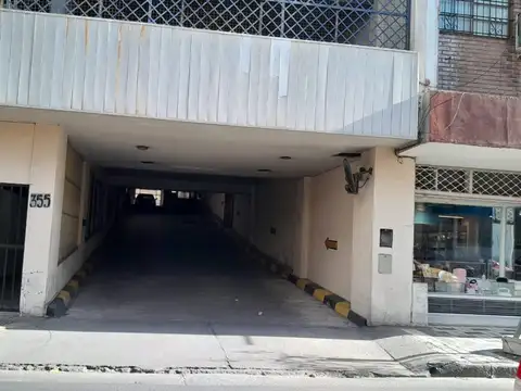 Cochera en Venta en Alberdi, Córdoba