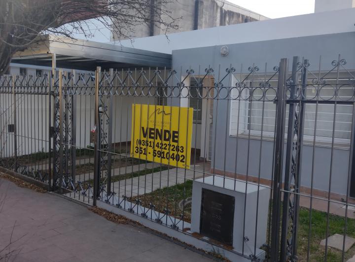 Casa · 90m² · 3 Ambientes · 2 Cocheras
