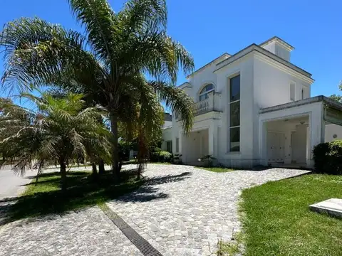 Casa en Alquiler en Abril Club De Campo, Countries y Barrios Cerrados en Berazategui