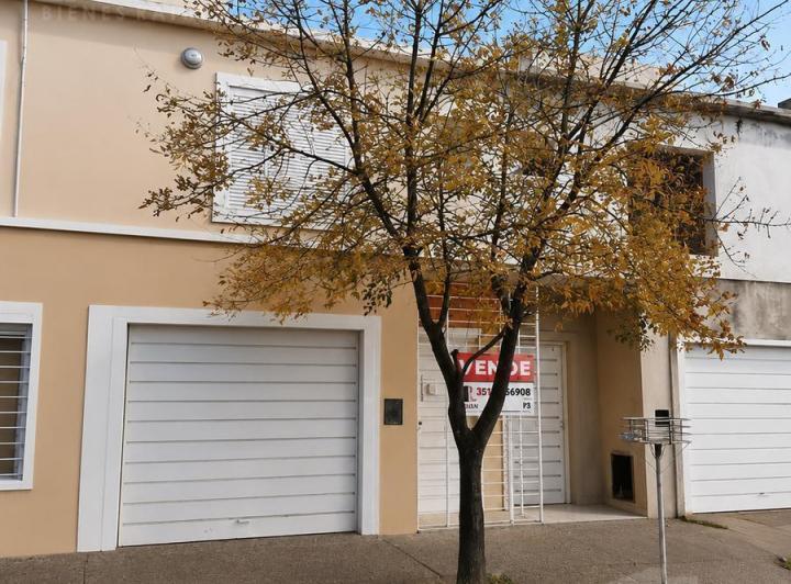 Casa · 78m² · 5 Ambientes · 1 Cochera